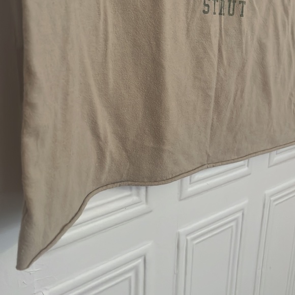 Vintage inspired “Tennis Club" Graphic Tee Size Medium. - Picture 4 of 5